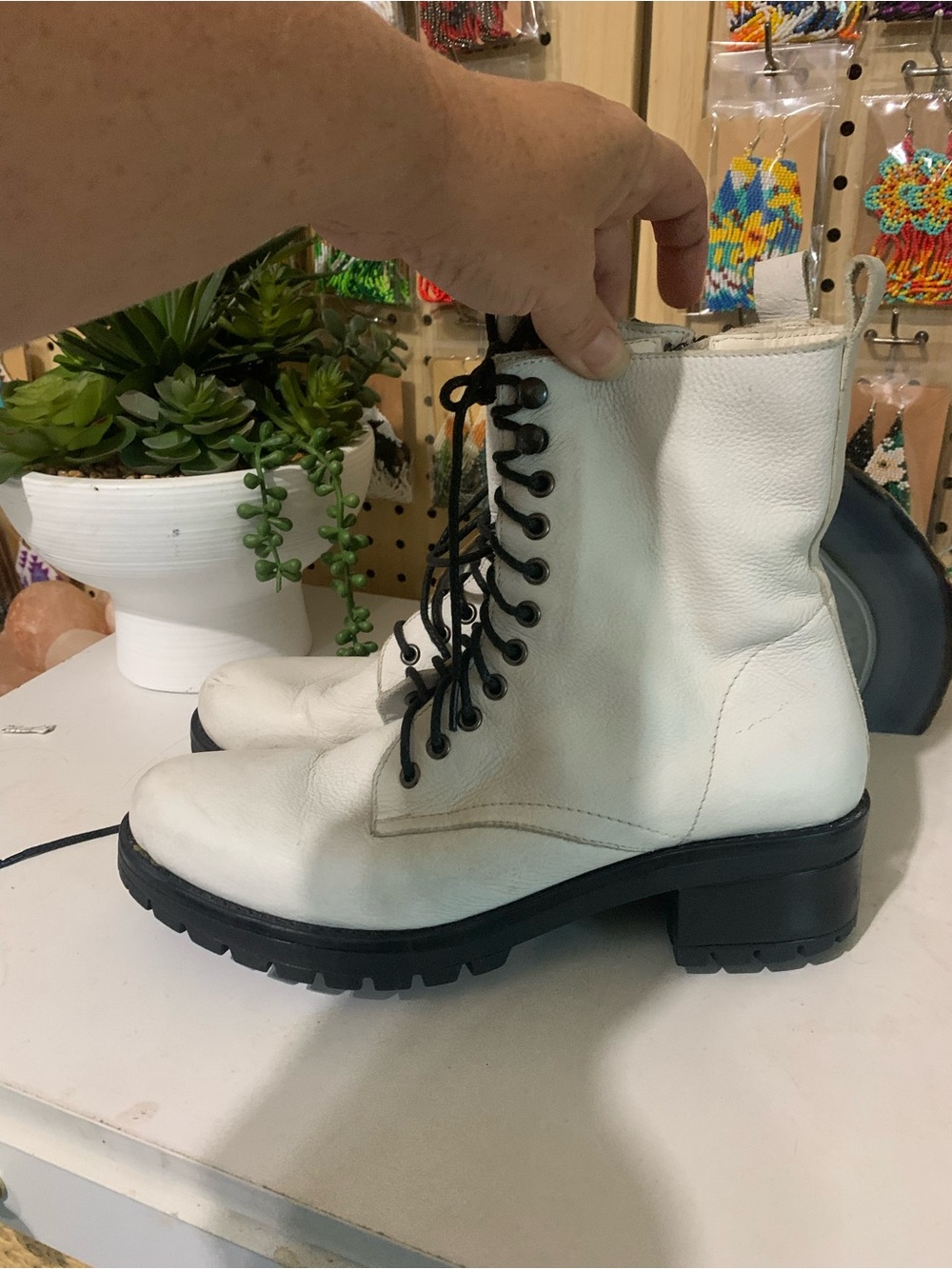 Lavoazione artigiana White Lace-Up Women's Combat Boots with Black Lug Sole